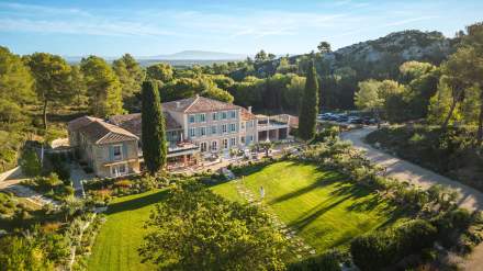 Domaine de Valmouriane, Hôtel de charme au cœur des Alpilles